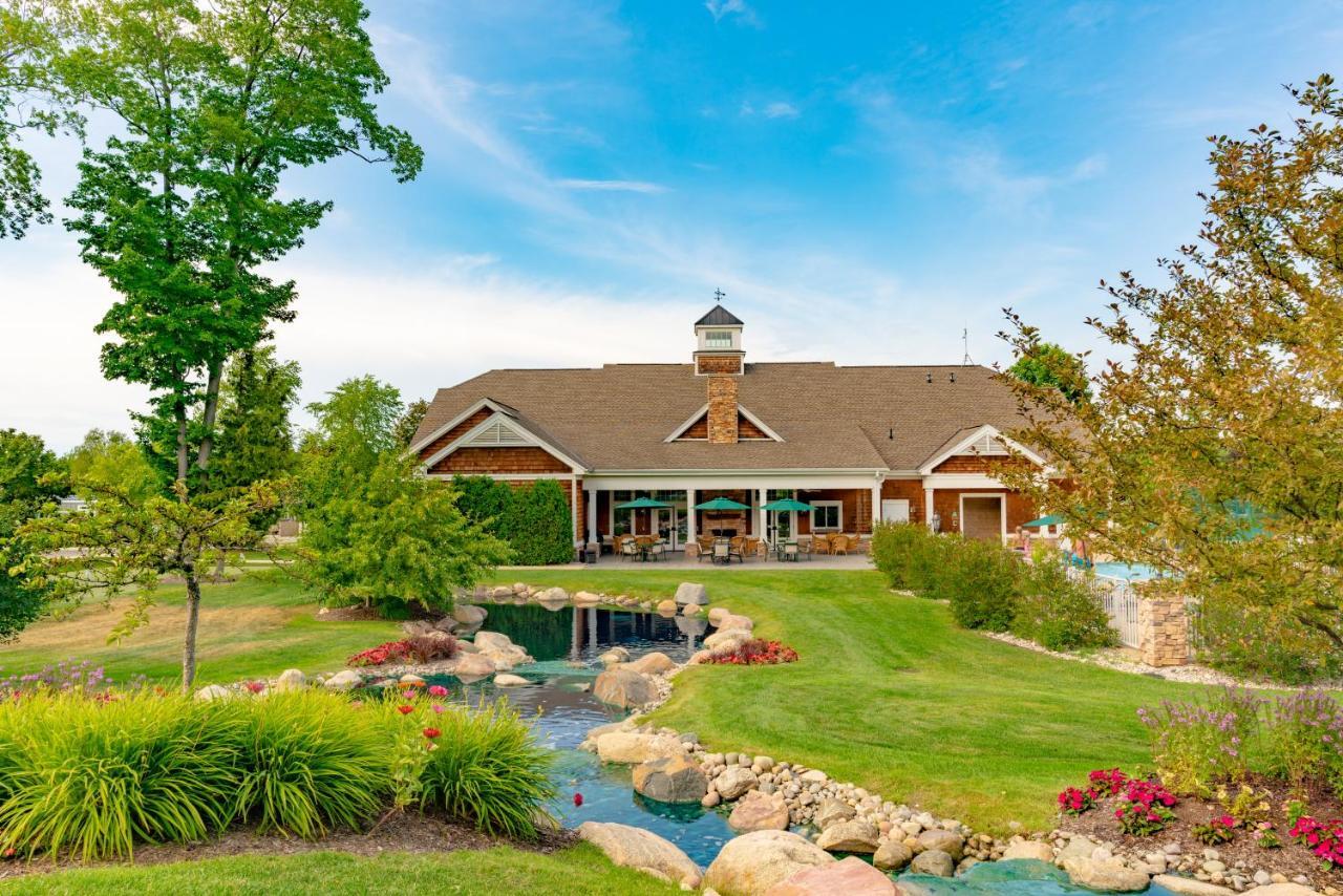Sun Outdoors Petoskey Bay Harbor Hotel Екстериор снимка